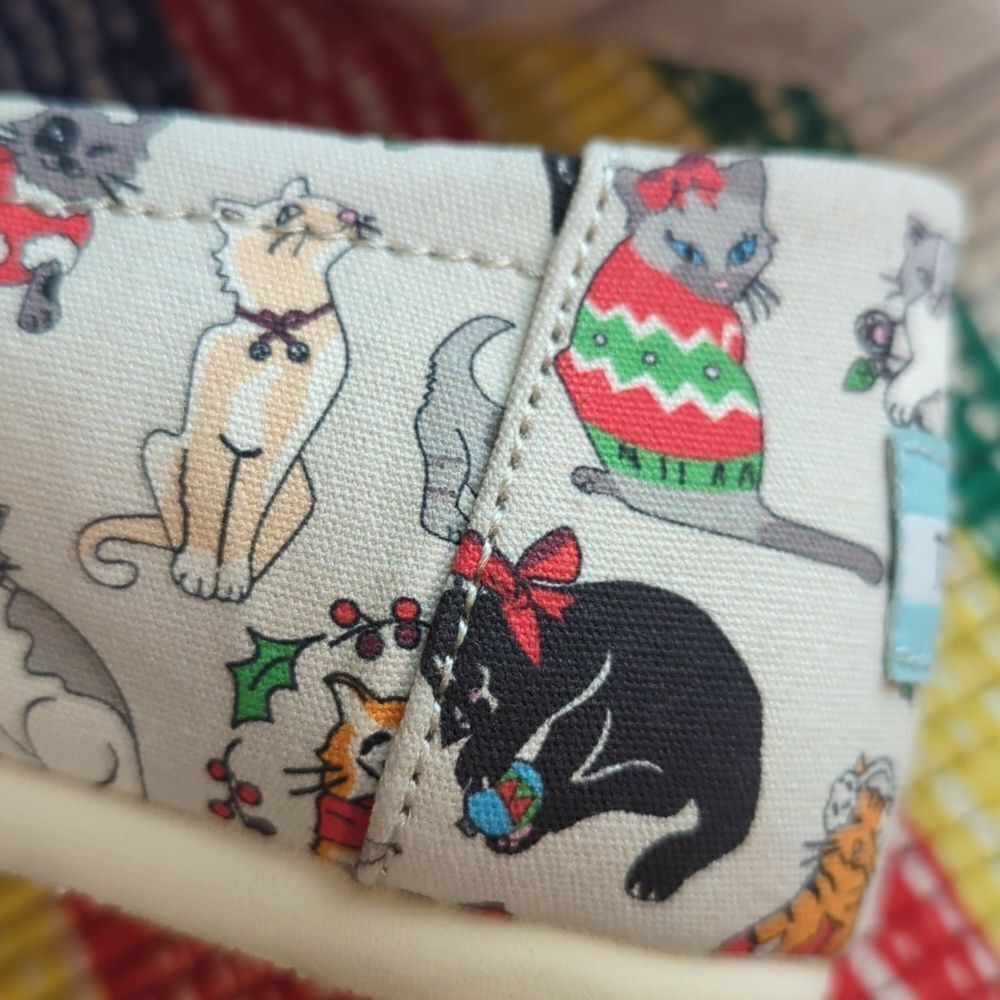 Tom's Holiday Christmas cat print shoes women's size 7.5 - Picture 12 of 12
